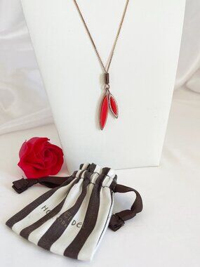 HENRI BENDEL Semi-Precious Stone Surf Necklace Coral Signed